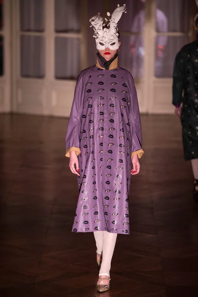 Look 2